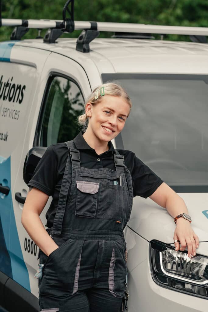 Pest Solutions - Homepage Chloe Image - 1440px